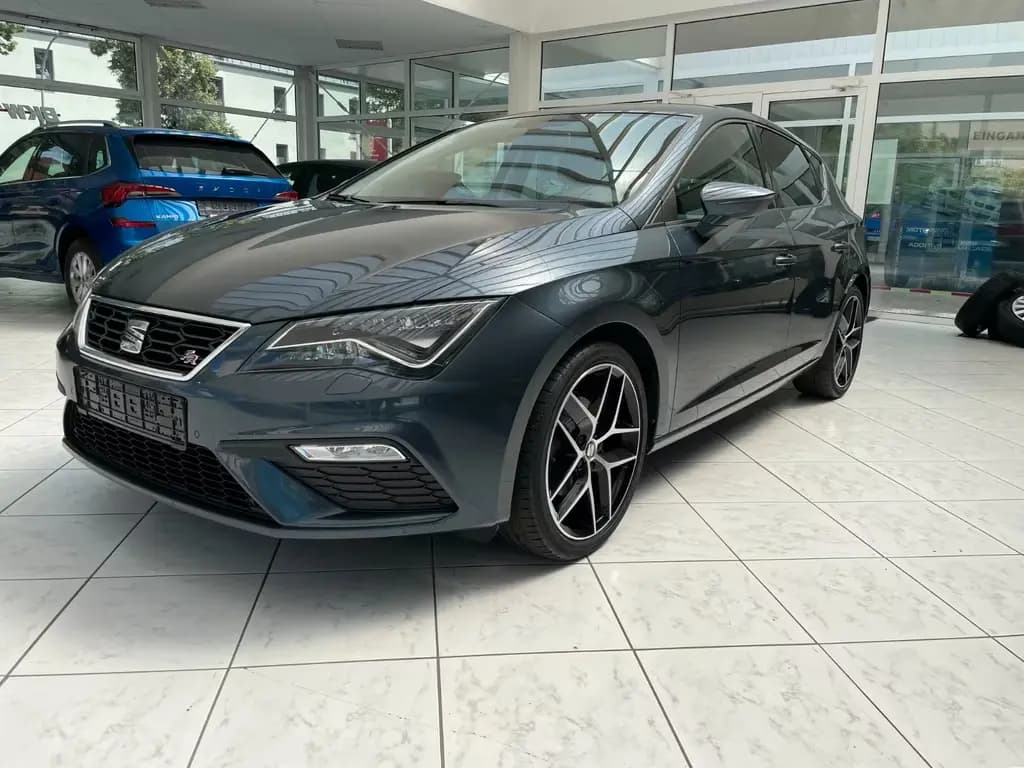 Main__Slider__Photo:Seat Leon FR PDC LED RFK SHZ 08/2019-0