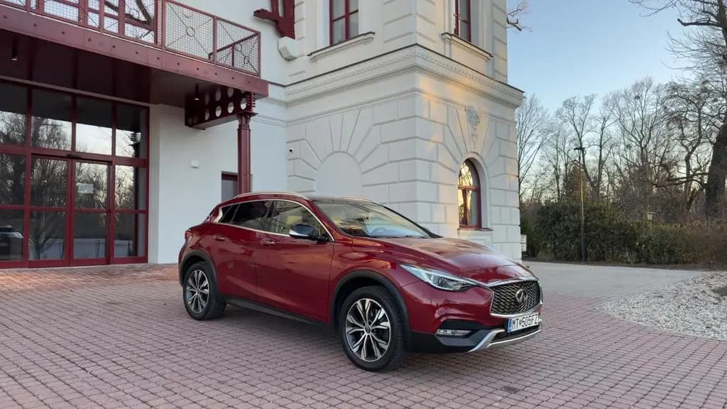 Main__Slider__Photo:Infiniti QX30 2.2d DCT AWD Premium Tech Premium Tech 12/2016-0