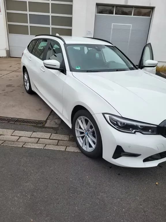 Main__Slider__Photo:BMW 320 d xDrive Touring Business Line Auto 07/2020-0
