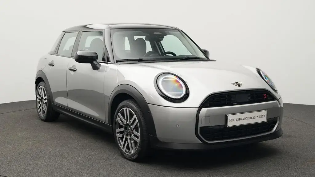 Main__Slider__Photo:MINI Cooper S 5-Türer 01/2025-1