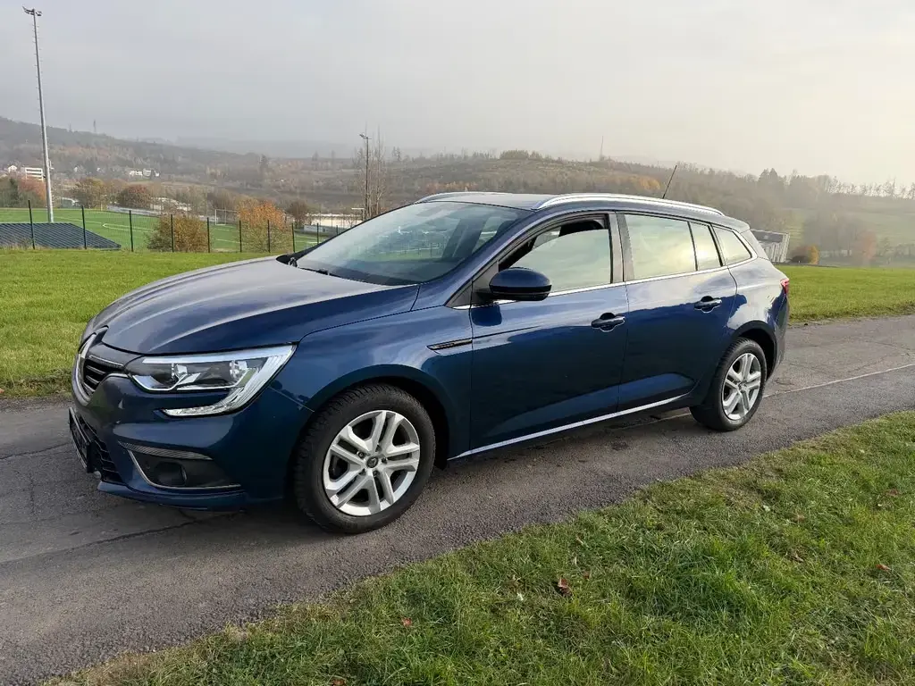 Main__Slider__Photo:Renault Megane IV Grandtour Business Edition 09/2020-1