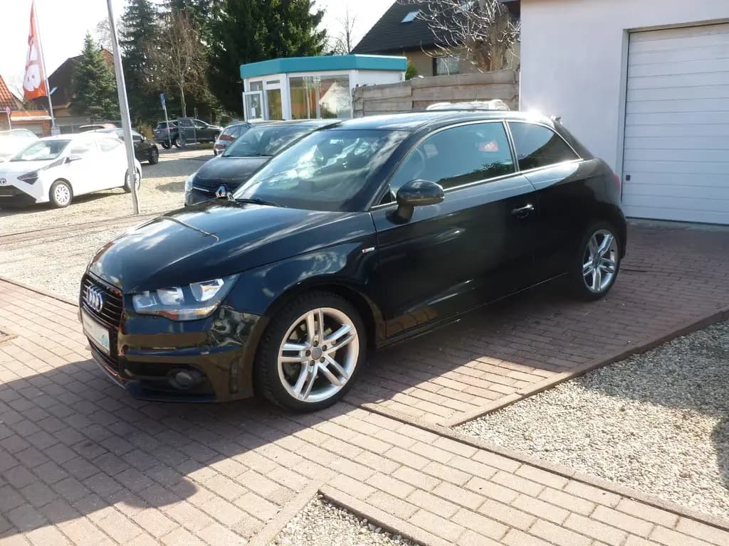 Main__Slider__Photo:Audi A1 S  Sportpaket LED/S-Tonic/17Zoll/T-Leder/BT 02/2013-0
