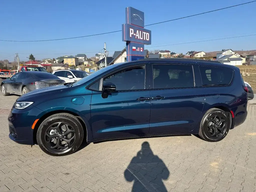 Main__Slider__Photo:Chrysler Pacifica 03/2025-1