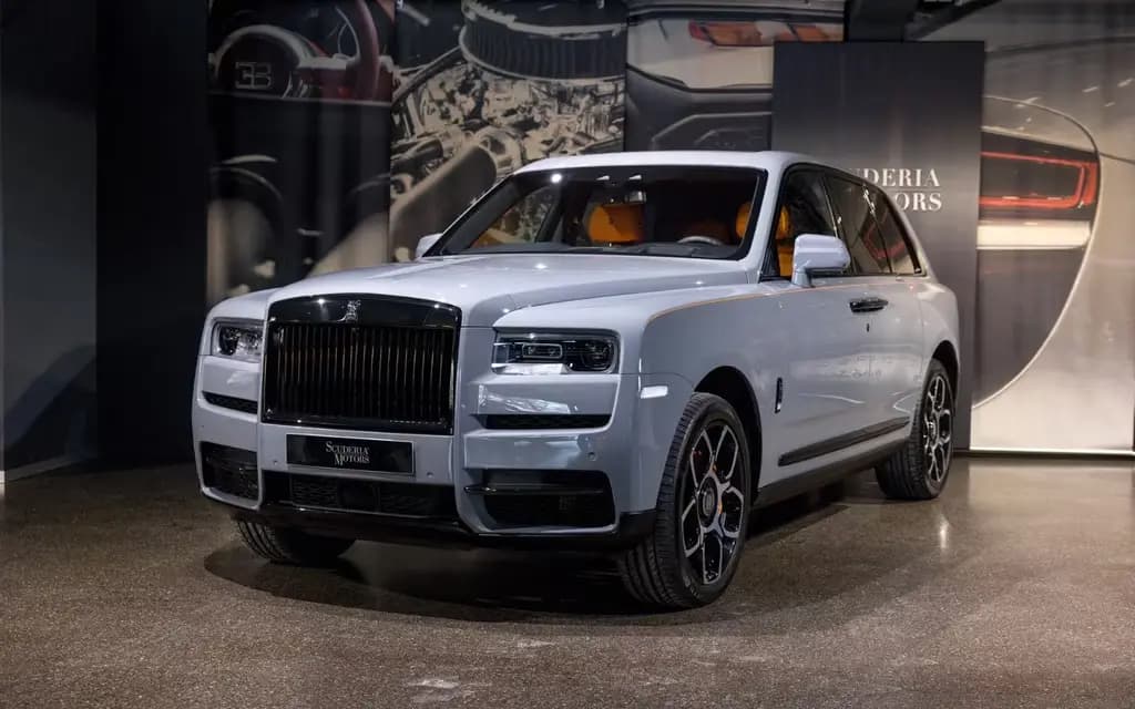 Main__Slider__Photo:Rolls-Royce Cullinan BLACK BADGE | STAR * ROOF | MANDARIN 03/2023-0