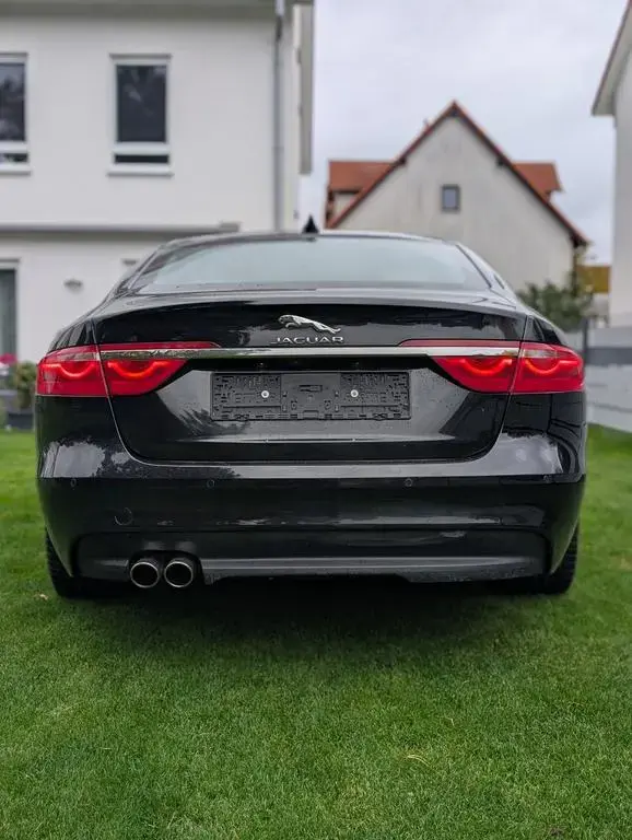 Main__Slider__Photo:Jaguar XF 20d 180PS Portfolio Automatik Portfolio 10/2016-1