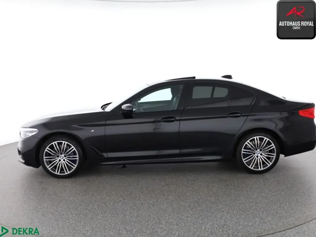 Main__Slider__Photo:BMW 5 Series 540 i xDrive M SPORT SHADOW HUD,360GRAD,STANDHZ 07/2020-1