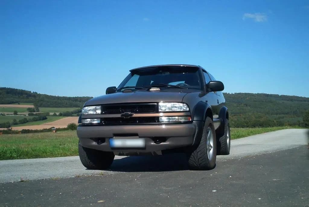 Main__Slider__Photo:Chevrolet Blazer ZR2 modifiziert mit LKW Z... 01/1999-0