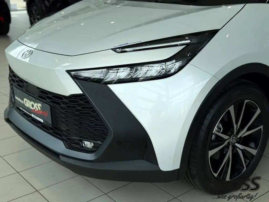 Main__Slider__Photo:Toyota C-HR Hybrid FWD Team Deutschland 2.0 Navi ACC Ap 10/2024-1