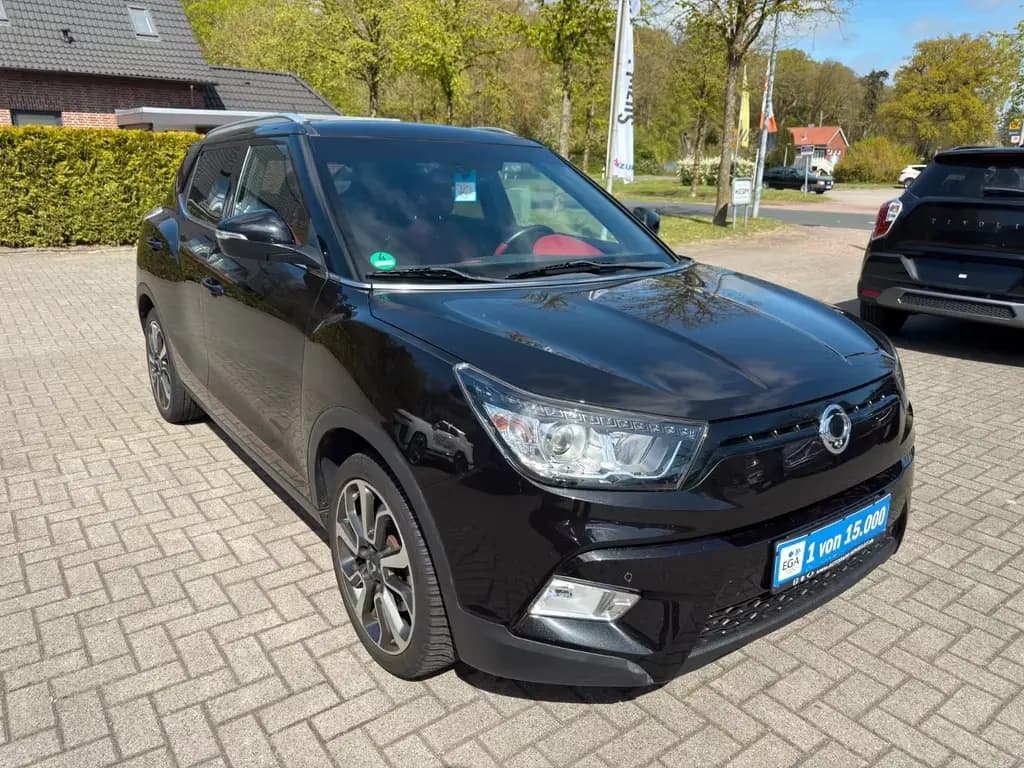 Main__Slider__Photo:Ssangyong Tivoli Sapphire Red Rebel 1.6 P 6M/T 02/2017-0