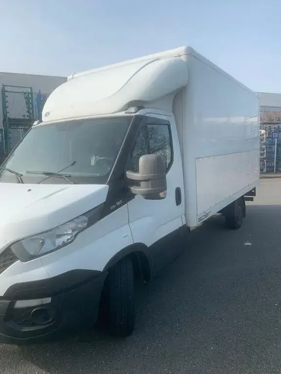 Main__Slider__Photo:Iveco Daily VI 2.3l SPIER Koffer Sörensen Ladebordwand 08/2016-1