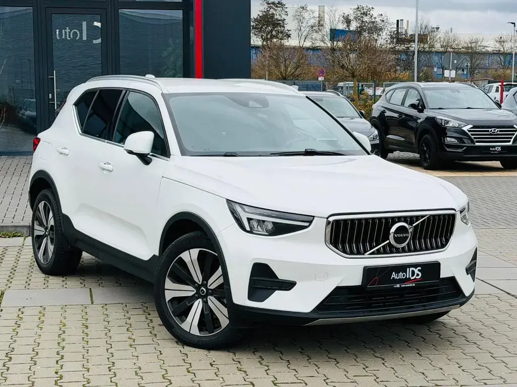 Main__Slider__Photo:Volvo XC40 Core Recharge Plug-In Hybrid Standheizung 07/2022-1