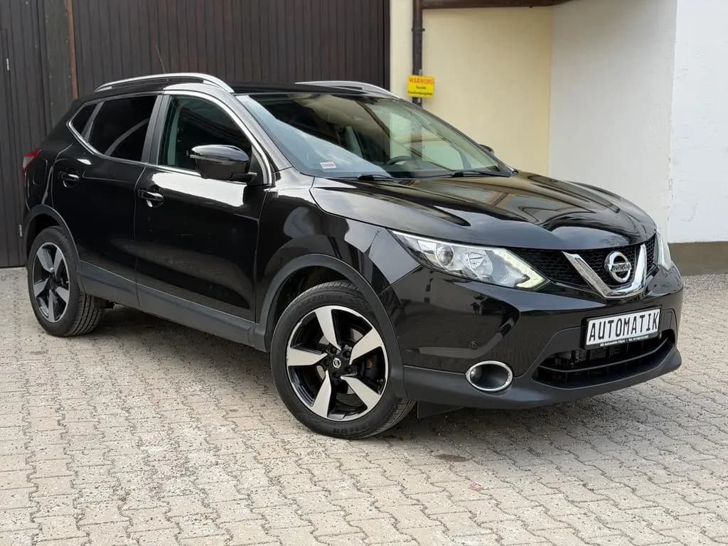Main__Slider__Photo:Nissan Qashqai 1.6 dCi*Automatik*360 Kamera*Pano*AHK 08/2015-0