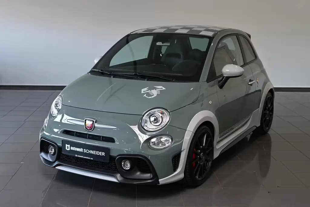 Main__Slider__Photo:Abarth 695 70th Anniversario Sabelt-Sportsitze Navi PDC 01/2020-0