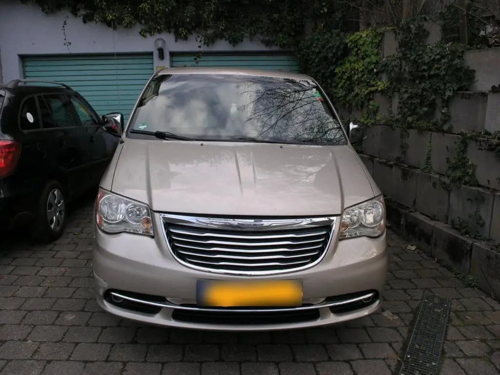 Main__Slider__Photo:Chrysler Voyager Town and Country 07/2015-0