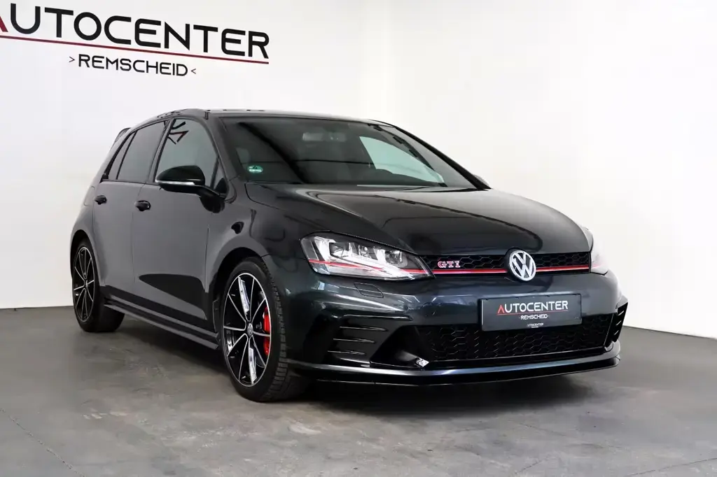 Main__Slider__Photo:Volkswagen Golf VII GTI Clubsport 2,0 TSI Lim. DSG BMT 04/2016-1