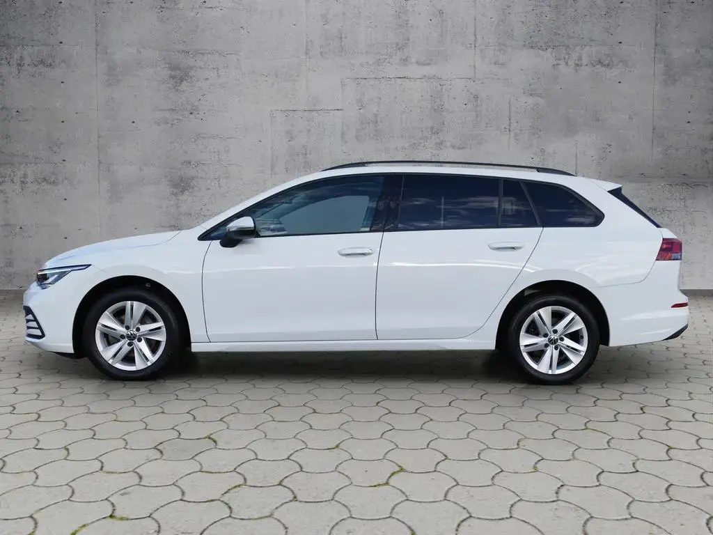 Main__Slider__Photo:Volkswagen Golf VIII Variant Life 1.5TSI AHK/NAV/L+S/ACC 07/2022-1