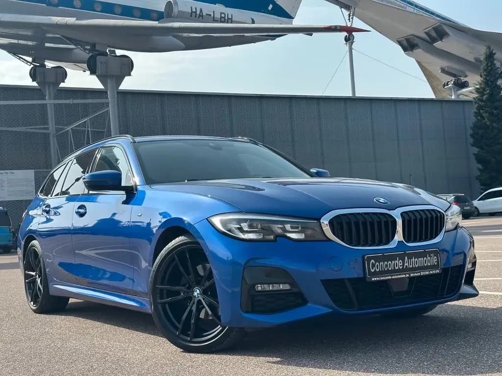 Main__Slider__Photo:BMW 320 d Touring  xDrive M Sport LED Lenkr-Hzg RFK 08/2021-0