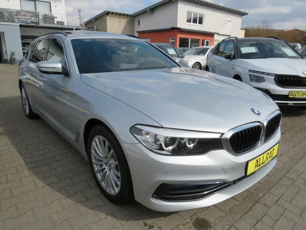 Main__Slider__Photo:BMW 5 Series touring xDrive Sport Line *1.HAND*PANO*AHK 03/2020-0