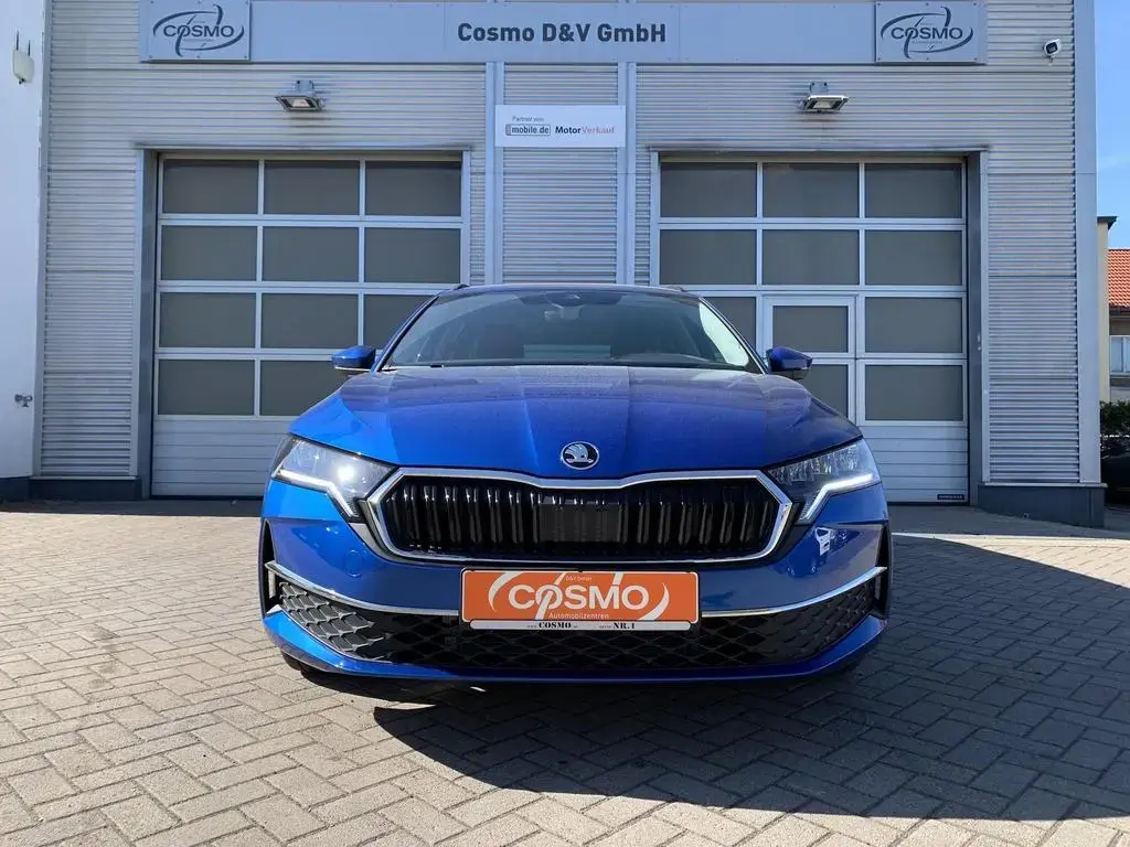 Main__Slider__Photo:Skoda Octavia Combi 1.5TSI Selection Fronthzg+LED+Temp 09/2024-1