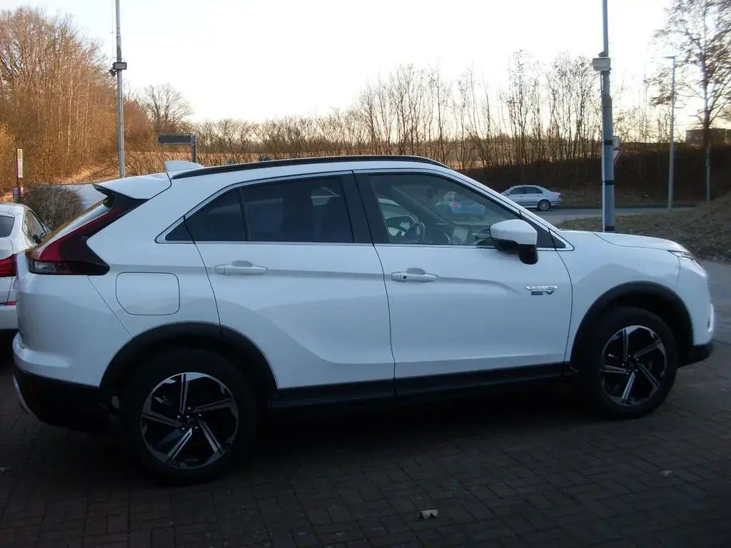 Main__Slider__Photo:Mitsubishi Eclipse Cross 4WD Automatik 12/2022-1