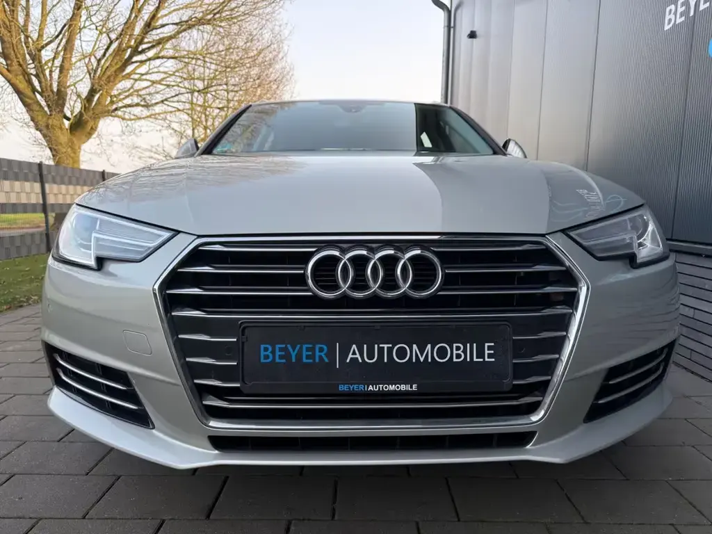 Main__Slider__Photo:Audi A4 Avant design *Xenon*Tempomat*SHZ*PDC* 03/2017-1