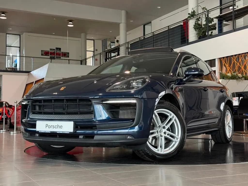 Main__Slider__Photo:Porsche Macan S PDK PCM 14-Wege Pano Carbon PASM PDLS+ 11/2022-0