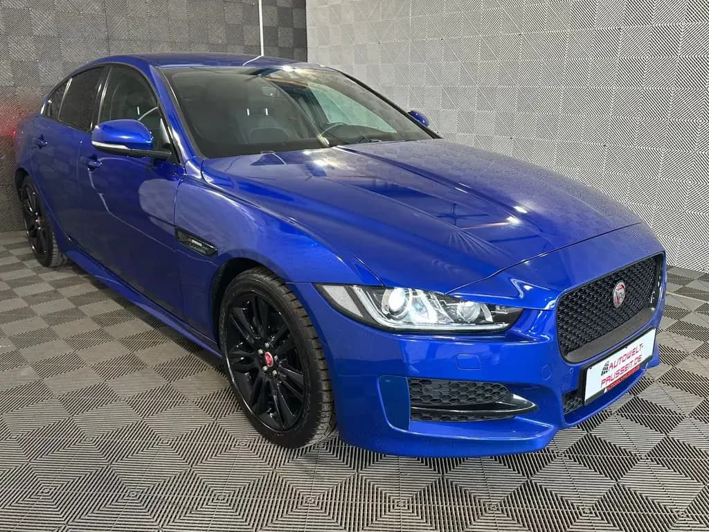 Main__Slider__Photo:Jaguar XE 20d*R SPORT*BLACK PACK-XENON-R.KAM-ACC-SHZ-18 02/2019-0