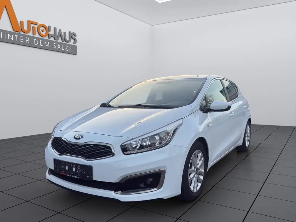 Main__Slider__Photo:Kia Ceed / Ceed Dream Team*KAMERA 07/2018-0