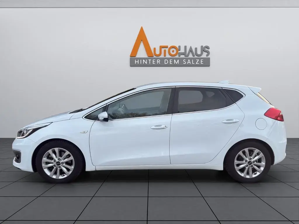 Main__Slider__Photo:Kia Ceed / Ceed Dream Team*KAMERA 07/2018-1
