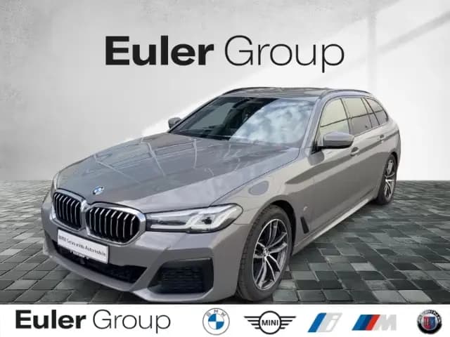 Main__Slider__Photo:BMW 5 Series 520 d Touring Sportpaket Luftfederung Navi Digit 12/2020-0