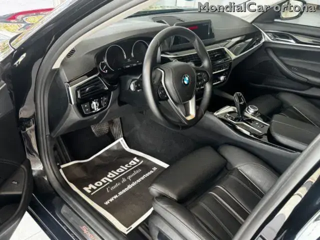 Main__Slider__Photo:BMW 5 Series 520 d aut. Sport line berlina 06/2018-1