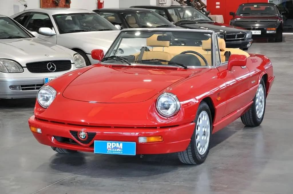 Main__Slider__Photo:Alfa Romeo Spider 1.6 Carburatori cerchi 15 poll 01/1992-0