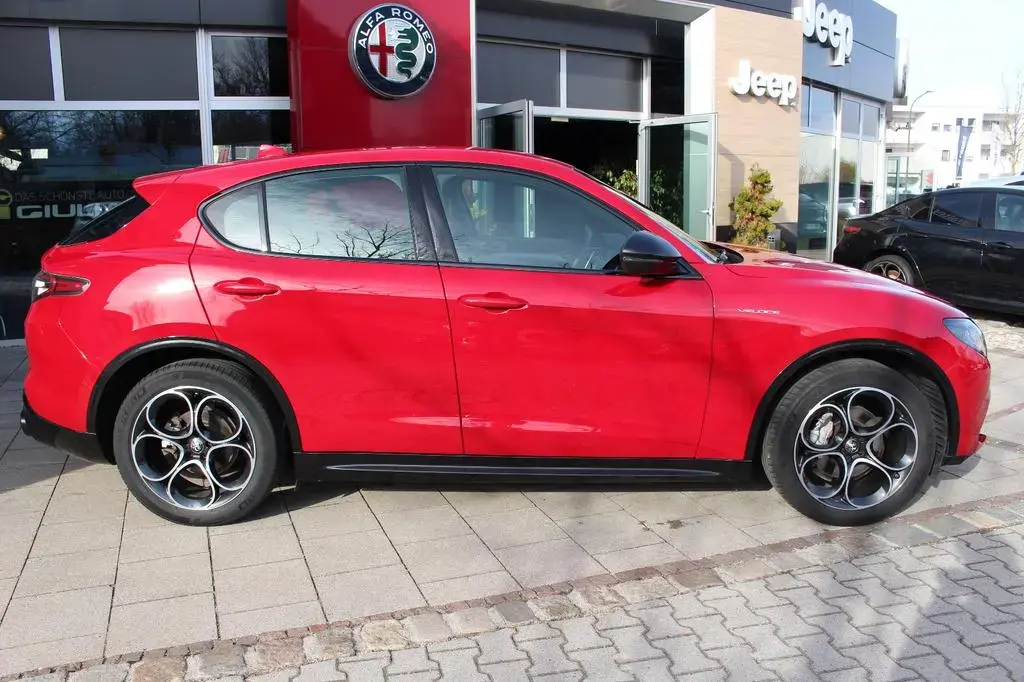 Main__Slider__Photo:Alfa Romeo Stelvio Veloce Q4 10/2023-1