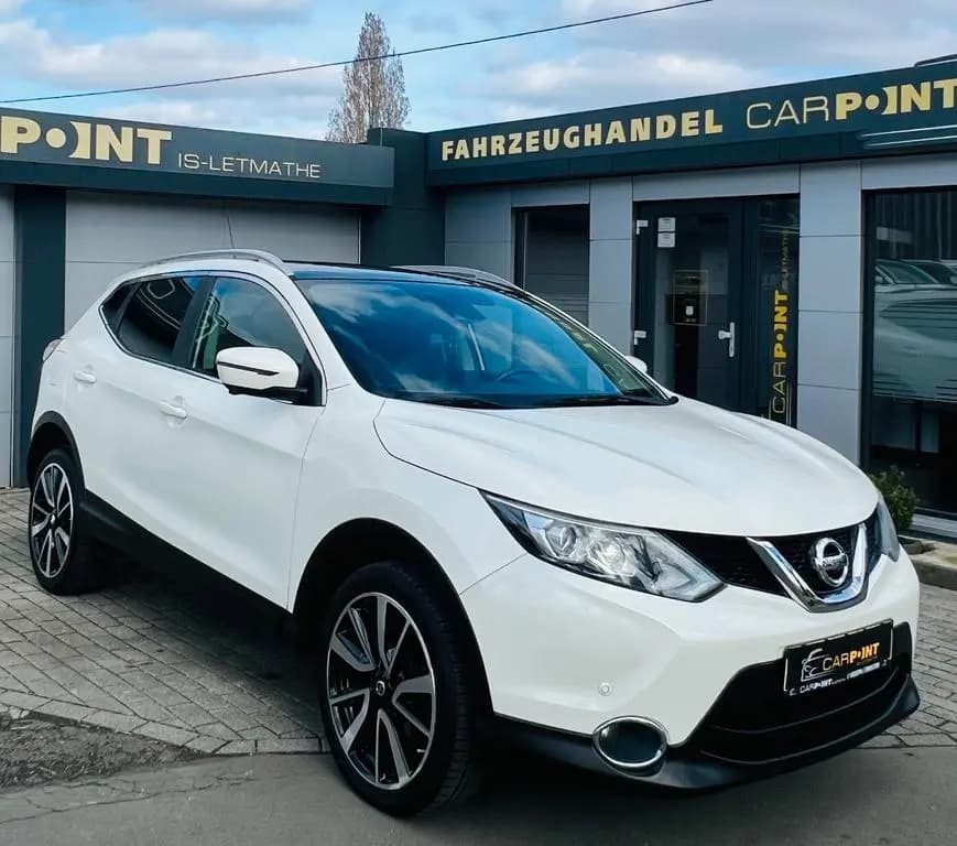 Main__Slider__Photo:Nissan Tekna Pano Leder Cam Standhzg. 360° Navi AHK 10/2015-0