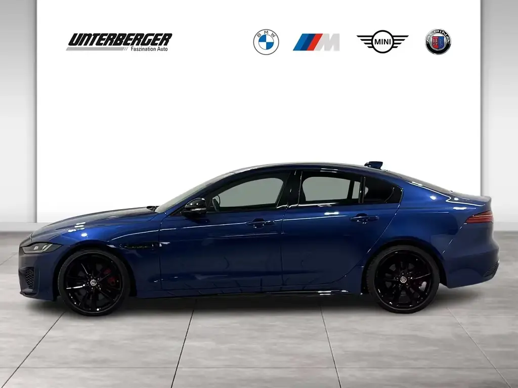 Main__Slider__Photo:Jaguar XE R-DYNAMIC BLACK P250 01/2023-1