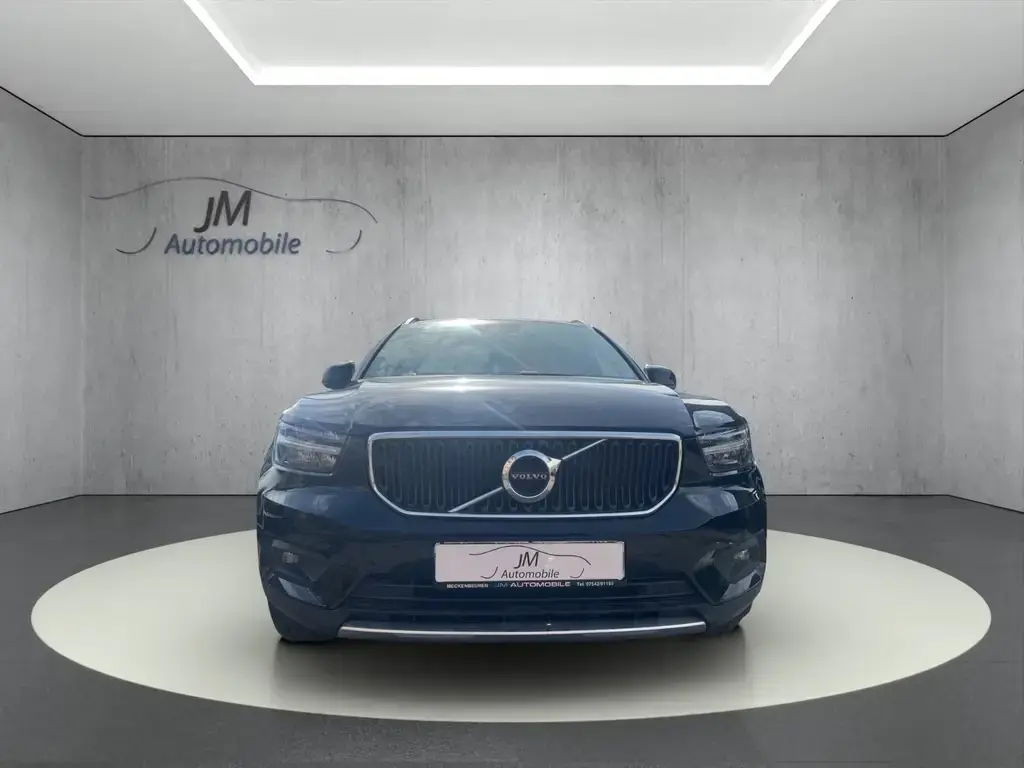 Main__Slider__Photo:Volvo XC40 Momentum Pro 2WD LED PDC 09/2020-1