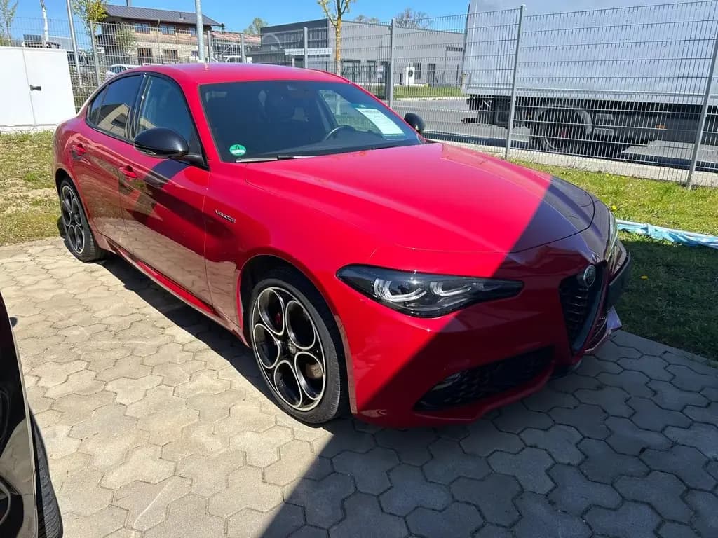 Main__Slider__Photo:Alfa Romeo Giulia Sprint Q4 01/2024-0