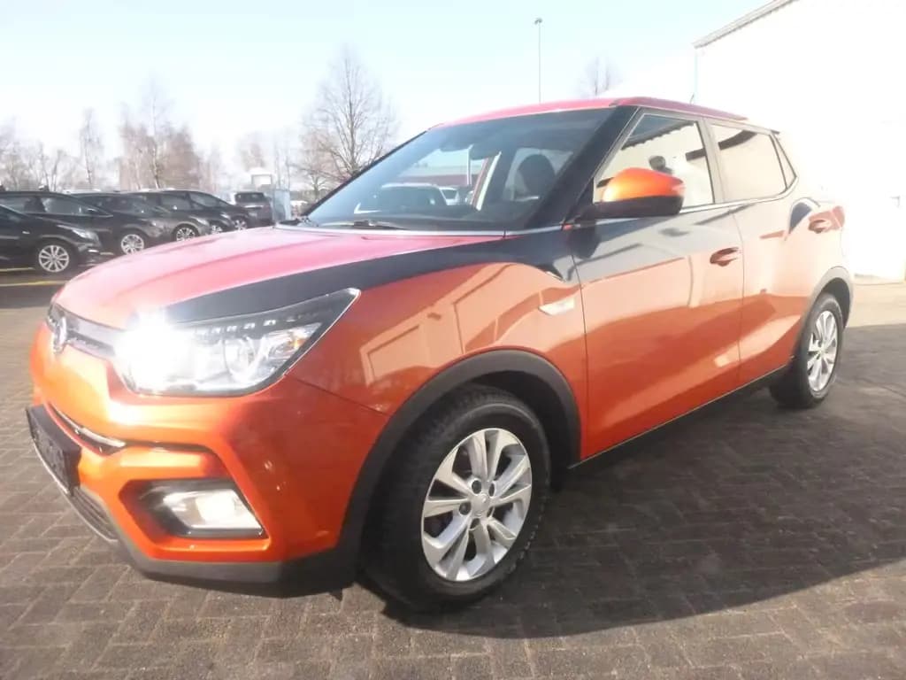 Main__Slider__Photo:Ssangyong Tivoli 1.6 e-XGi 160 FLOW 2WD-Automatik-Navi 04/2019-0