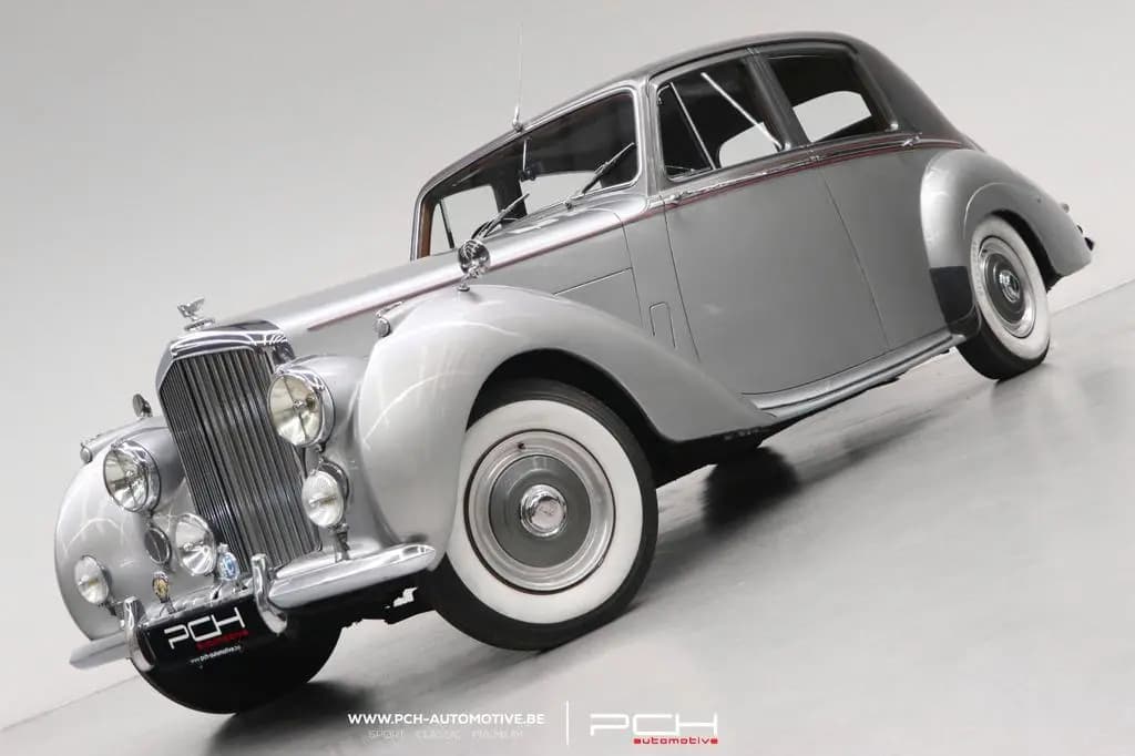 Main__Slider__Photo:Bentley Other Type R Saloon 09/1954-0