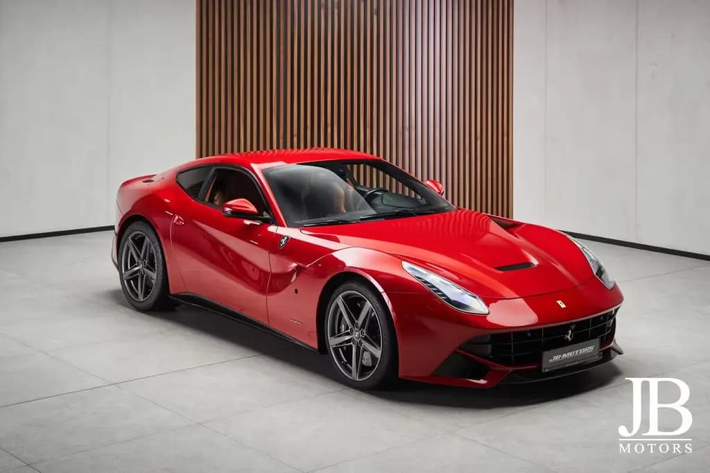 Main__Slider__Photo:Ferrari F12 Carbon Lift LED Racing Seats Kamera Scuderia 08/2013-0