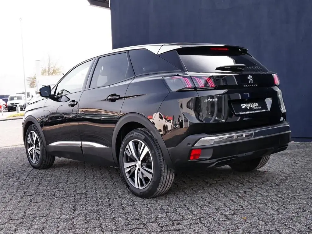 Main__Slider__Photo:Peugeot 3008 Allure 130 Aut+AHK+Klima+Einparkhilfe+Tempo 02/2022-1