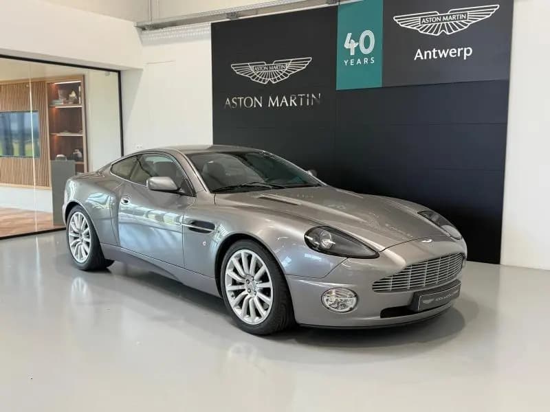 Main__Slider__Photo:Aston Martin Vanquish V12 Vanquish First Generation 09/2005-0
