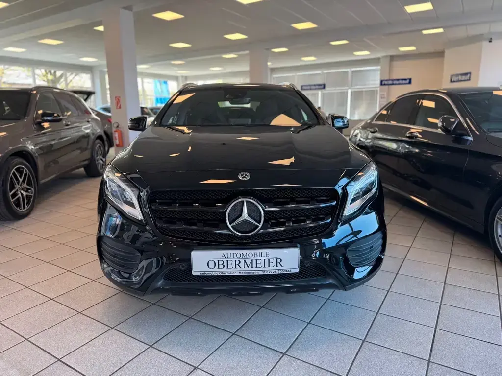 Main__Slider__Photo:Mercedes-Benz GLA 200 AMG Nightfall P-SHD Rü-Ka LED TWA 12/2019-1