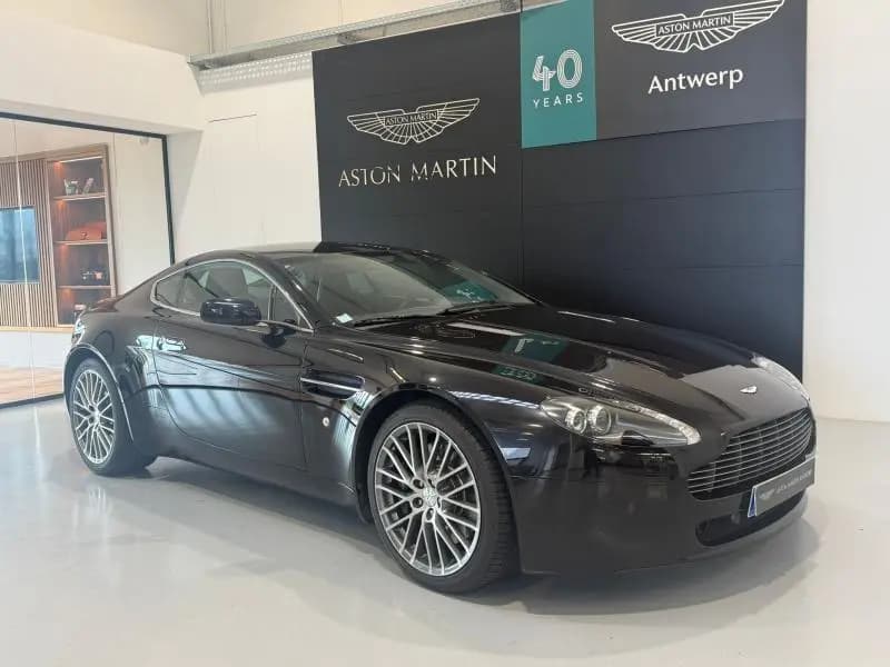 Main__Slider__Photo:Aston Martin V8 Vantage 4.7l Sportshift 08/2011-0