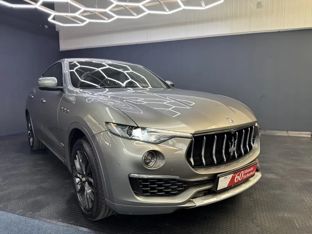 Main__Slider__Photo:Maserati Levante Gran Lusso 3J.Garantie*Softclose*Pano* 07/2019-0