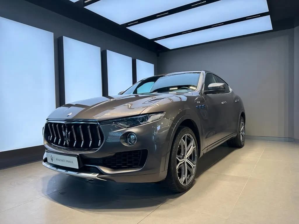 Main__Slider__Photo:Maserati Levante GT Mild-Hybrid 330 HP * ZEGNA * 08/2021-0