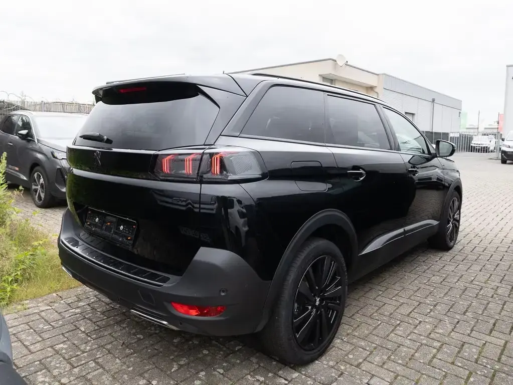 Main__Slider__Photo:Peugeot 5008 GT 136 +PANO+elHKKL+SHZ+RFK+Full-LED+ 03/2024-1