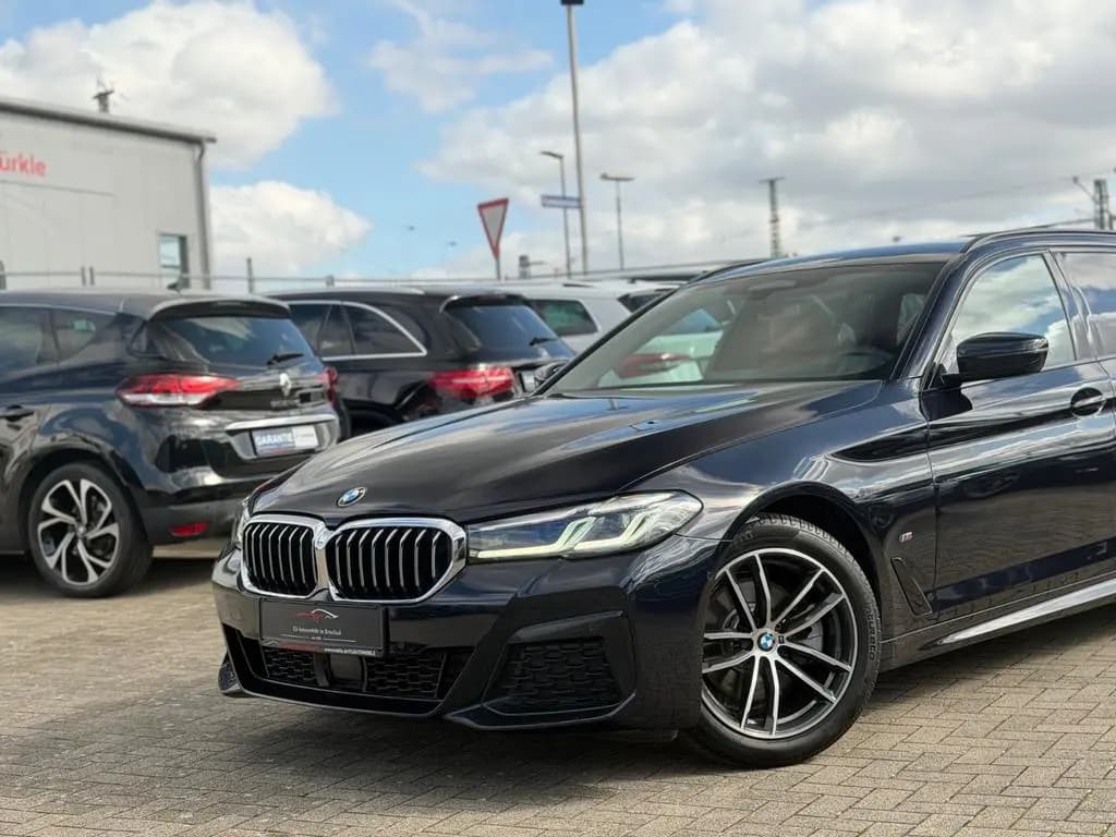 Main__Slider__Photo:BMW 5 Series 520 d xDrive M-Paket *Head-up*AHK*ACC*Kam*1.Hd* 10/2020-0