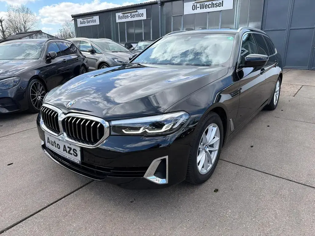 Main__Slider__Photo:BMW 5 Series 520d Luxury Line/1.Hd/NAVI/AMBIENTE/HOLZ/LED/SHZ 10/2021-1