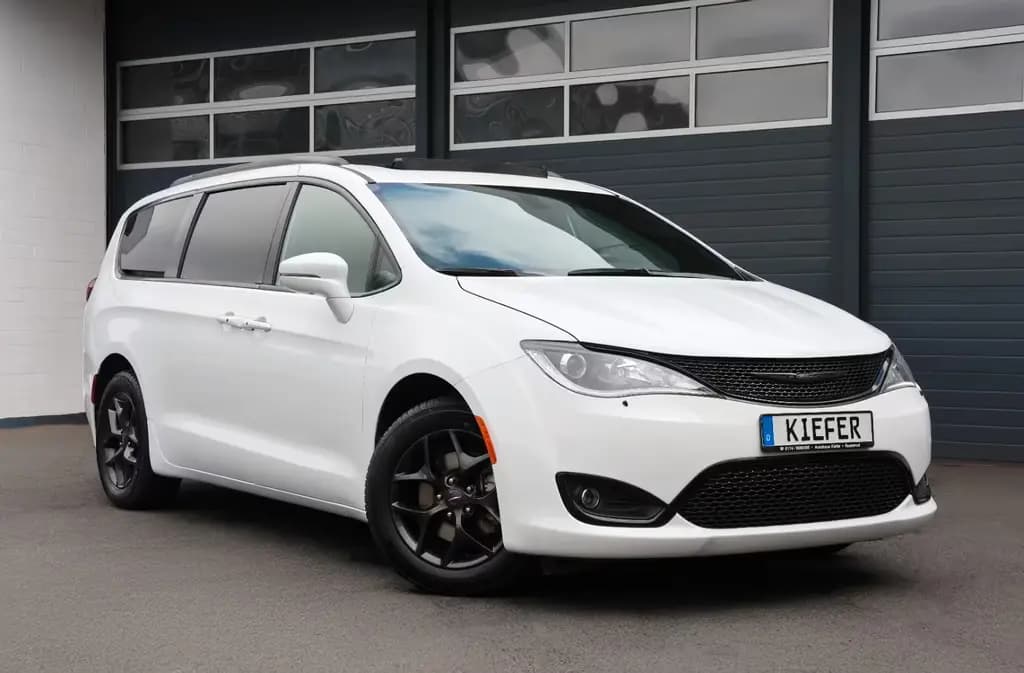 Main__Slider__Photo:Chrysler Pacifica S LIMITED/Staubsauger/4xSHZ/PANO/TOTW 05/2020-0
